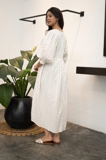 AW2052